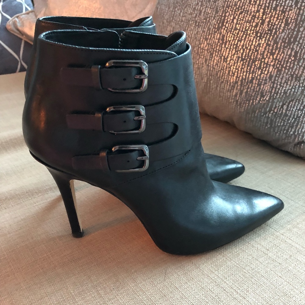 Like New Michael Kors booties